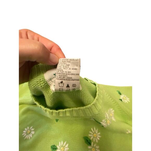 Quacker Factory Lime Green Crewneck Sweater With Daisies Oversized Large - Picture 14 of 15